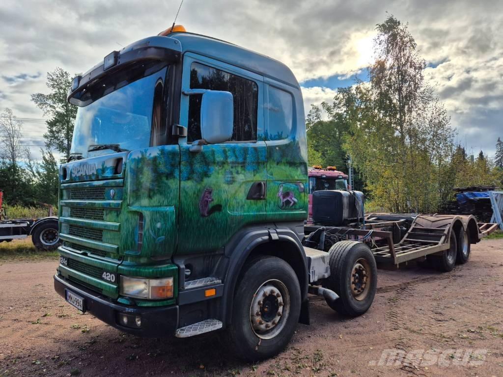 Scania R 124 شاحنات نقل آلة الغابات