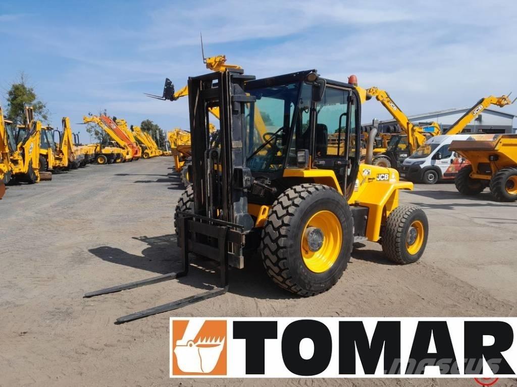 JCB 930-4 شاحنات الطرق الوعرة