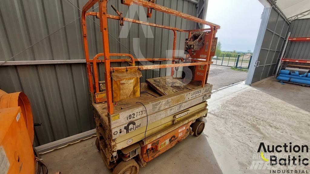 JLG 1930 ES رافعات مقصية الشكل