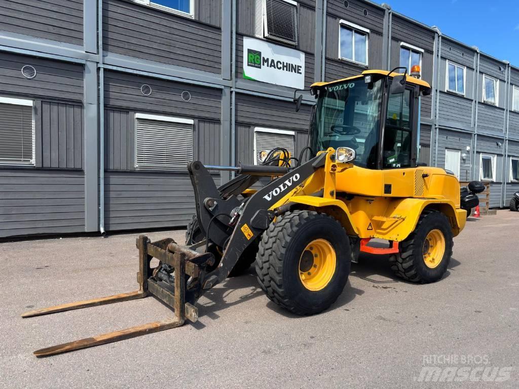 Volvo L 30 G لوادر بعجل