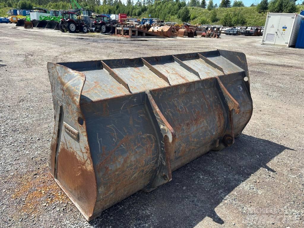 Volvo L 30 G لوادر بعجل
