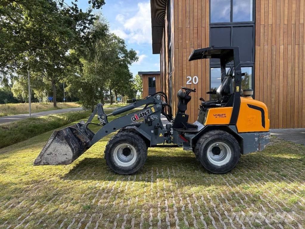 GiANT V452T X-tra لوادر صغيرة