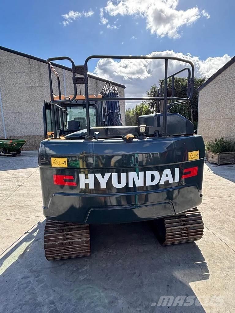 Hyundai HX140AL حفارات زحافة