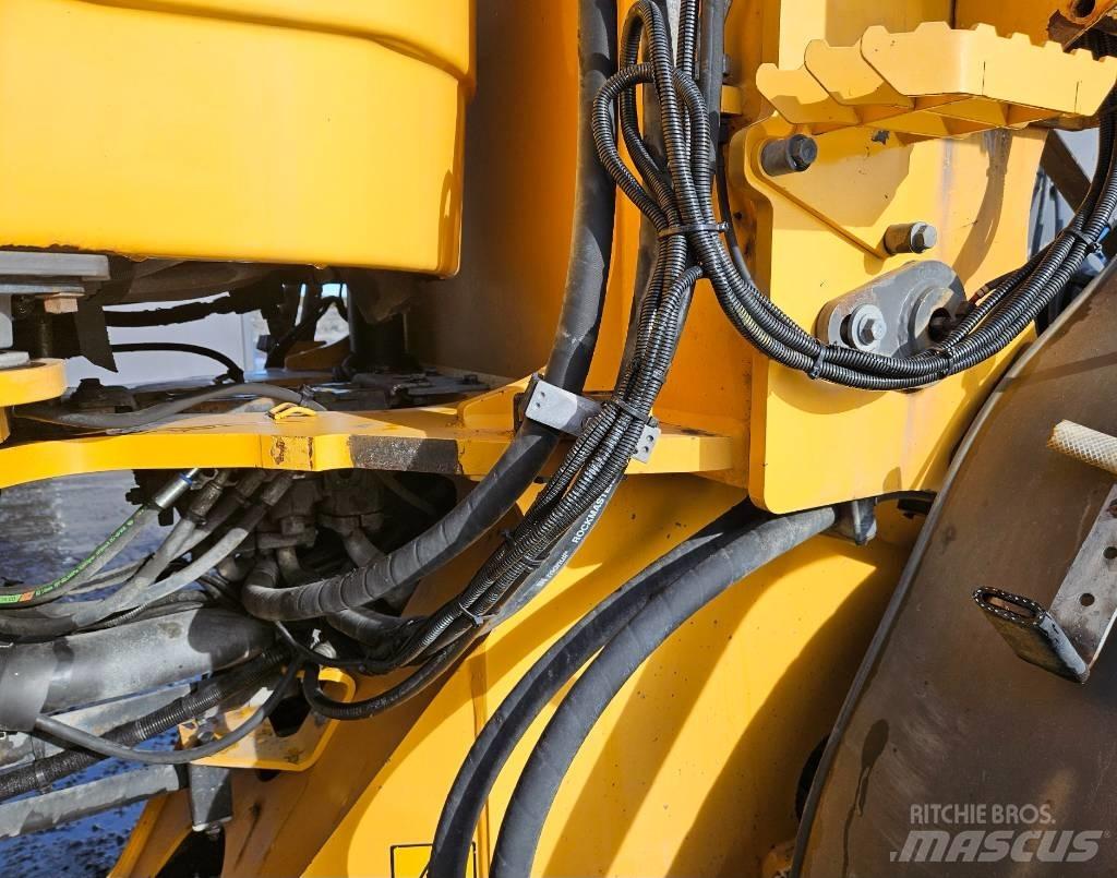 Volvo L 90 H لوادر بعجل