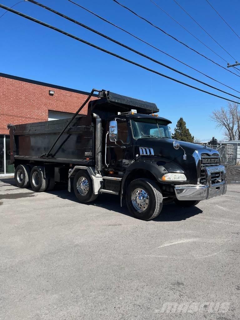 Mack GU813 شاحنات قلابة