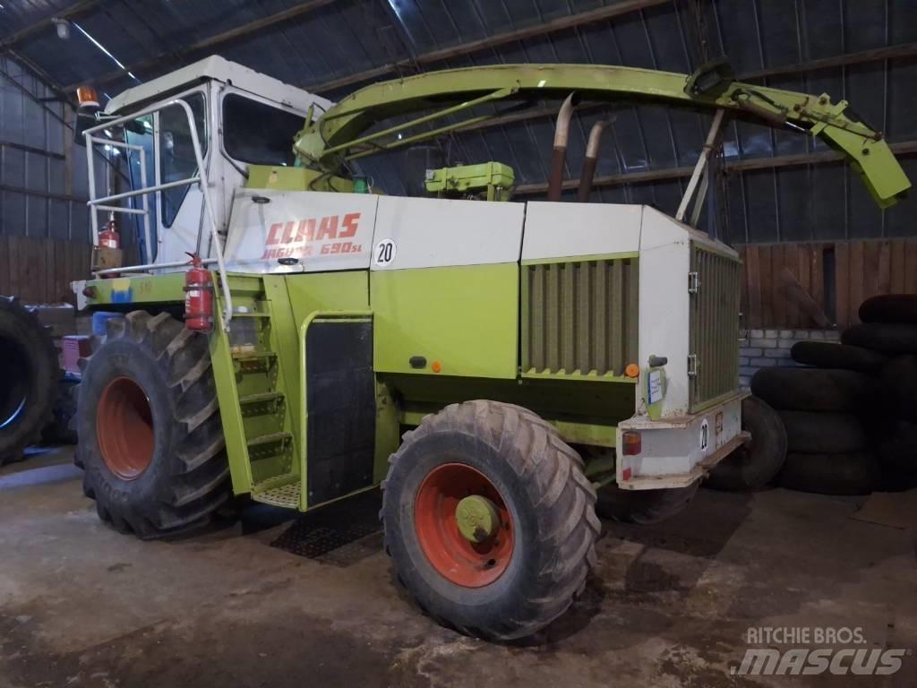 CLAAS Jaguar 690 علافات ذاتية الدفع