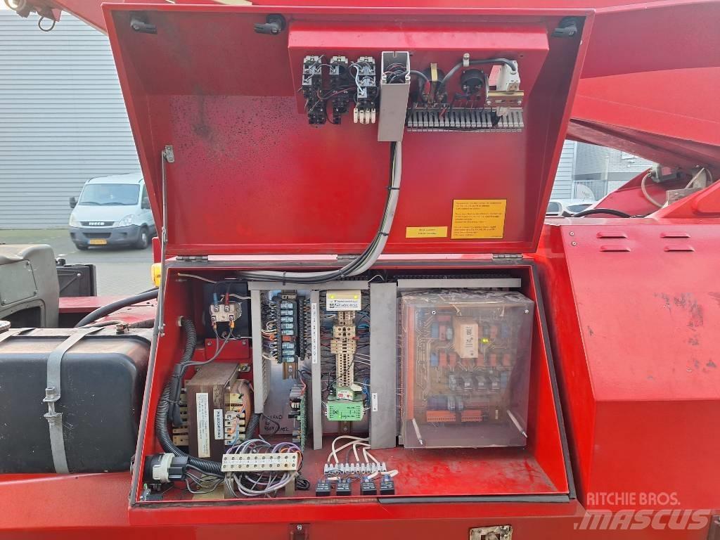 Denka-Lift DL 25 المنصات الهوائية المثبتة على مقطورة