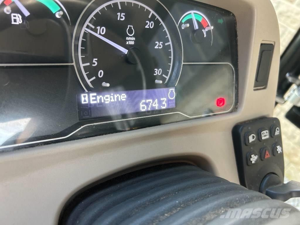 John Deere 3046R الجرارات