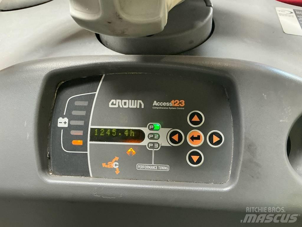 Crown TC 3000 شاحنة قاطرة