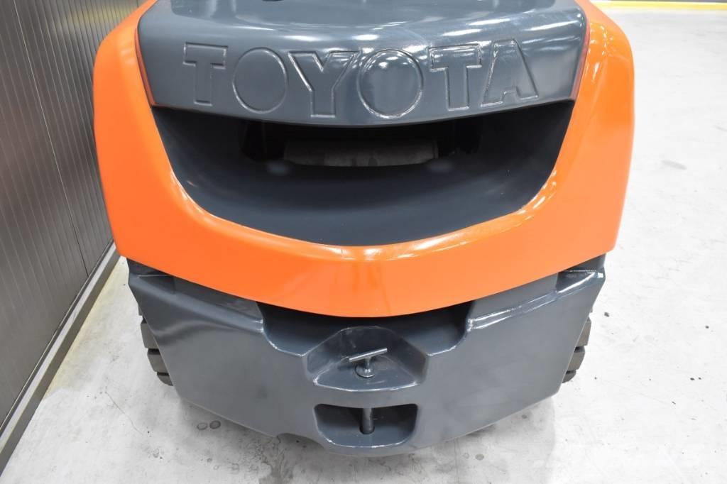 Toyota 06-8FD30F شاحنات الديزل