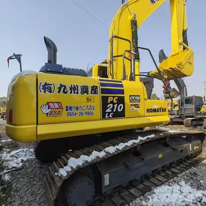 Komatsu PC 210 حفارات زحافة