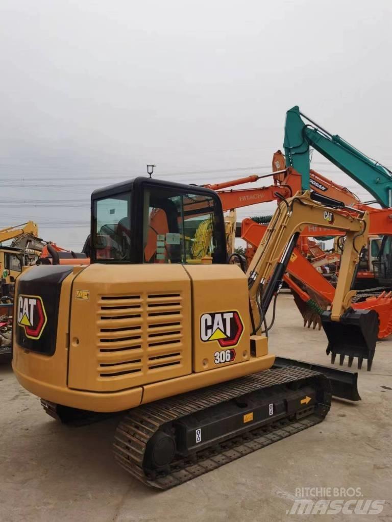 CAT 306E2 حفارات زحافة