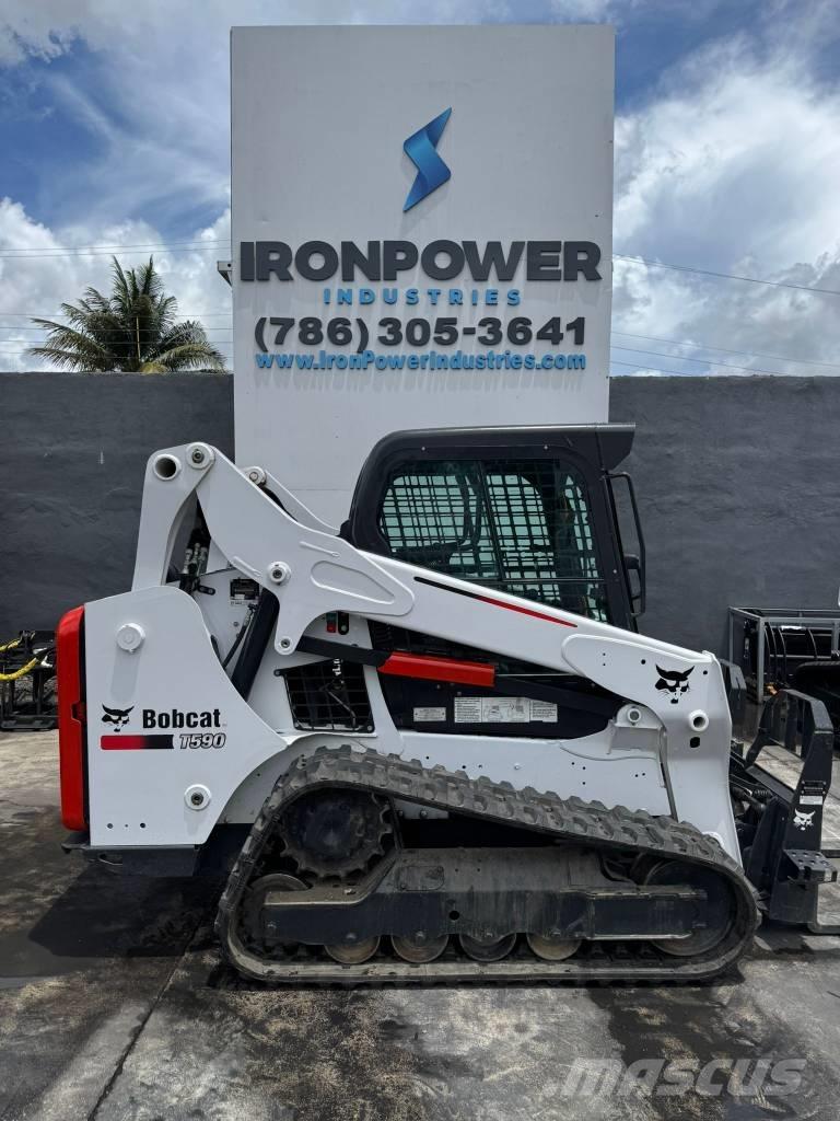 Bobcat T 590 لوادر انزلاقية التوجيه