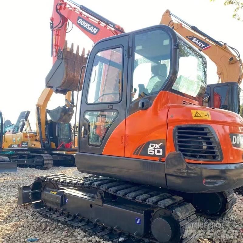 Doosan DX 60 حفارات زحافة