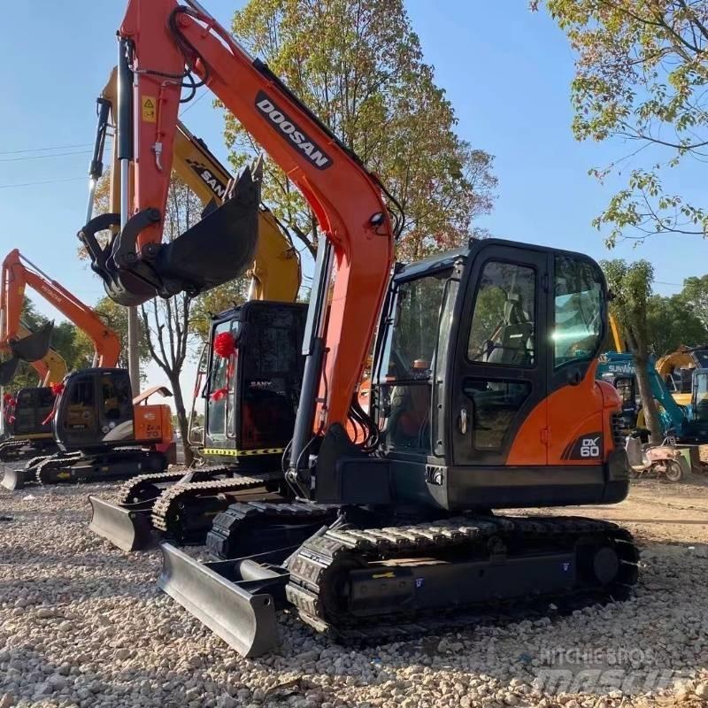 Doosan DX 60 حفارات زحافة