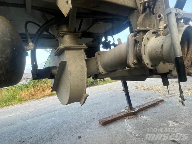 BSA VTW140L معدات توزيع السماد العضوي