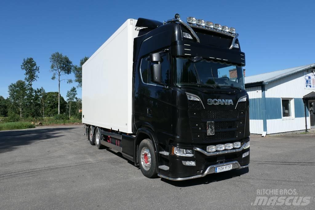 Scania S730b6x2*4nb شاحنات ذات هيكل صندوقي