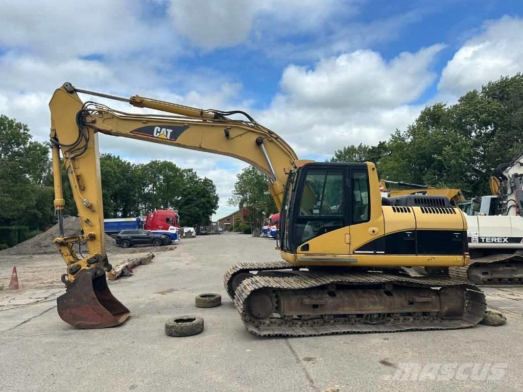 CAT 318 C L حفارات زحافة