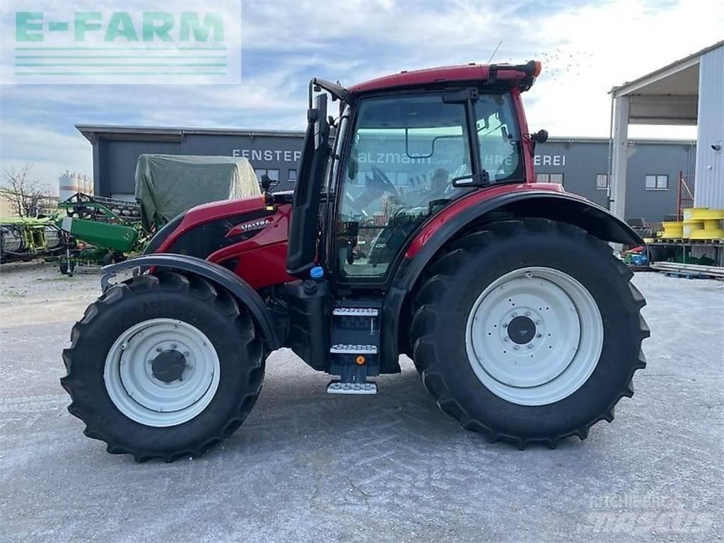 Valtra n155 الجرارات