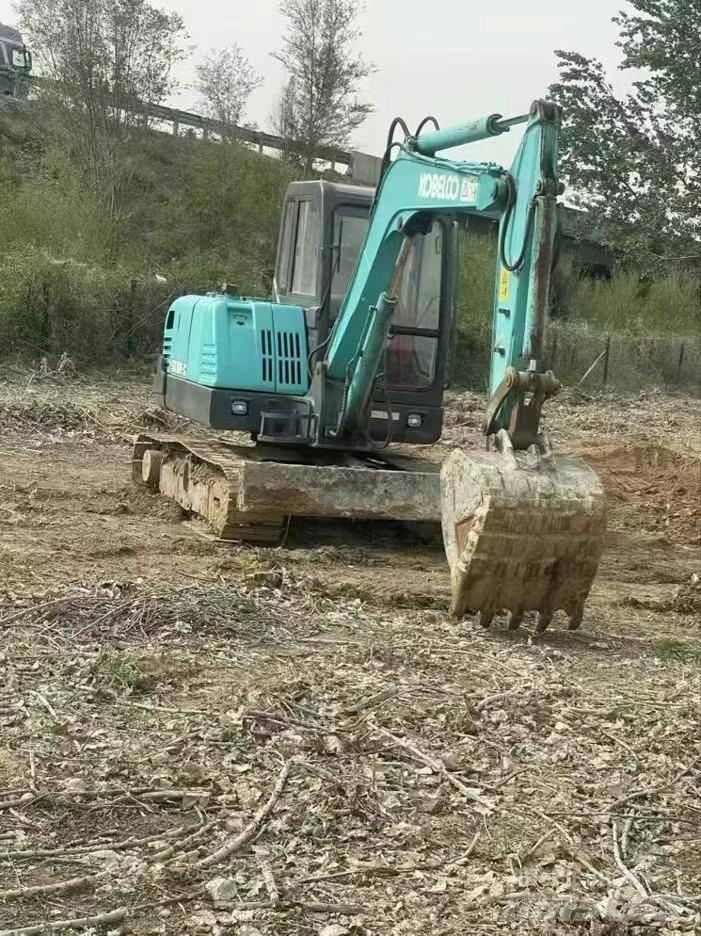 Kobelco SK60 حفارات زحافة
