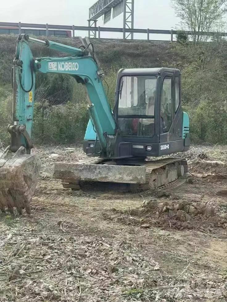 Kobelco SK60 حفارات زحافة