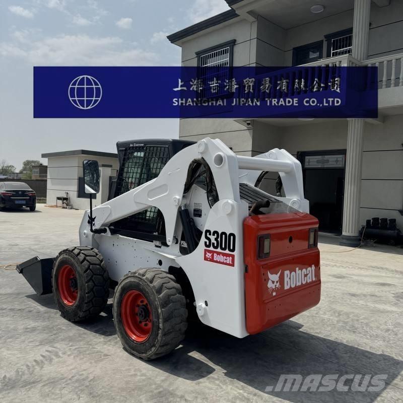 Bobcat S 300 لوادر انزلاقية التوجيه
