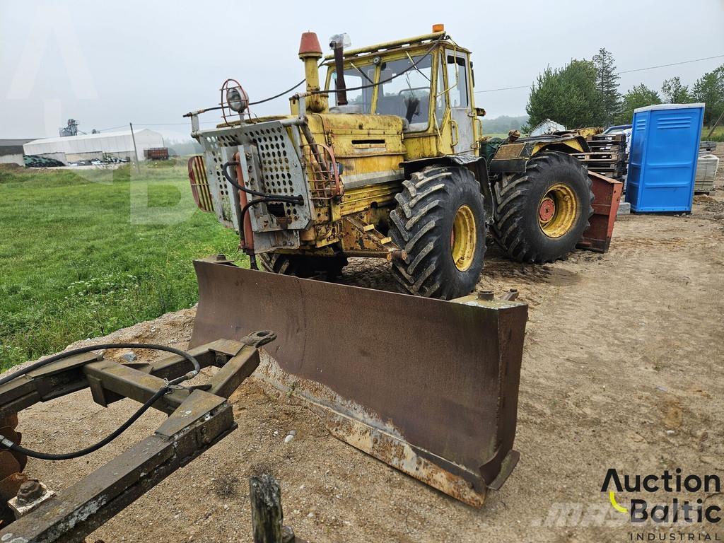  Onbekend T-157K الجرارات