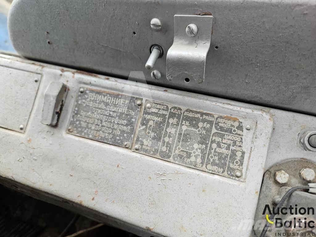  Onbekend T-157K الجرارات