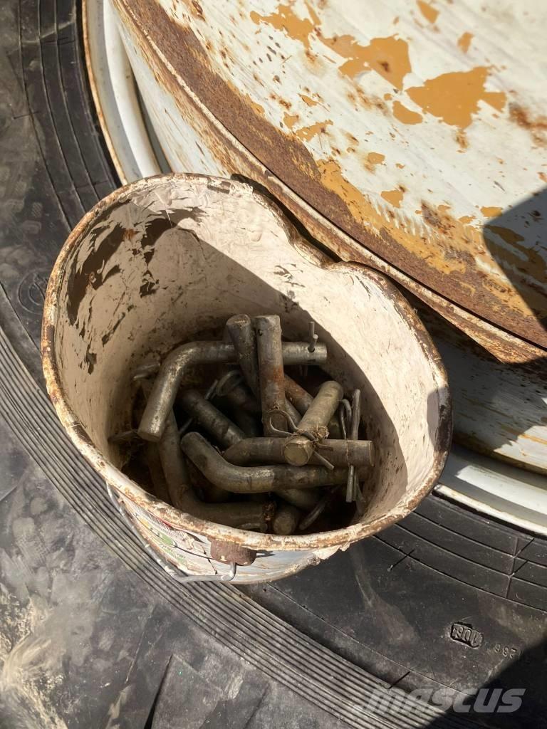  Paripyörät 18.4-38 الإطارات والعجلات والحافات