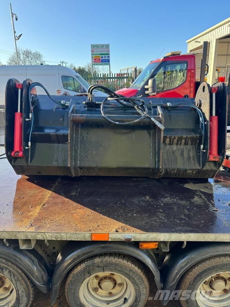 Manitou 4-in-1 مناولات متداخلة