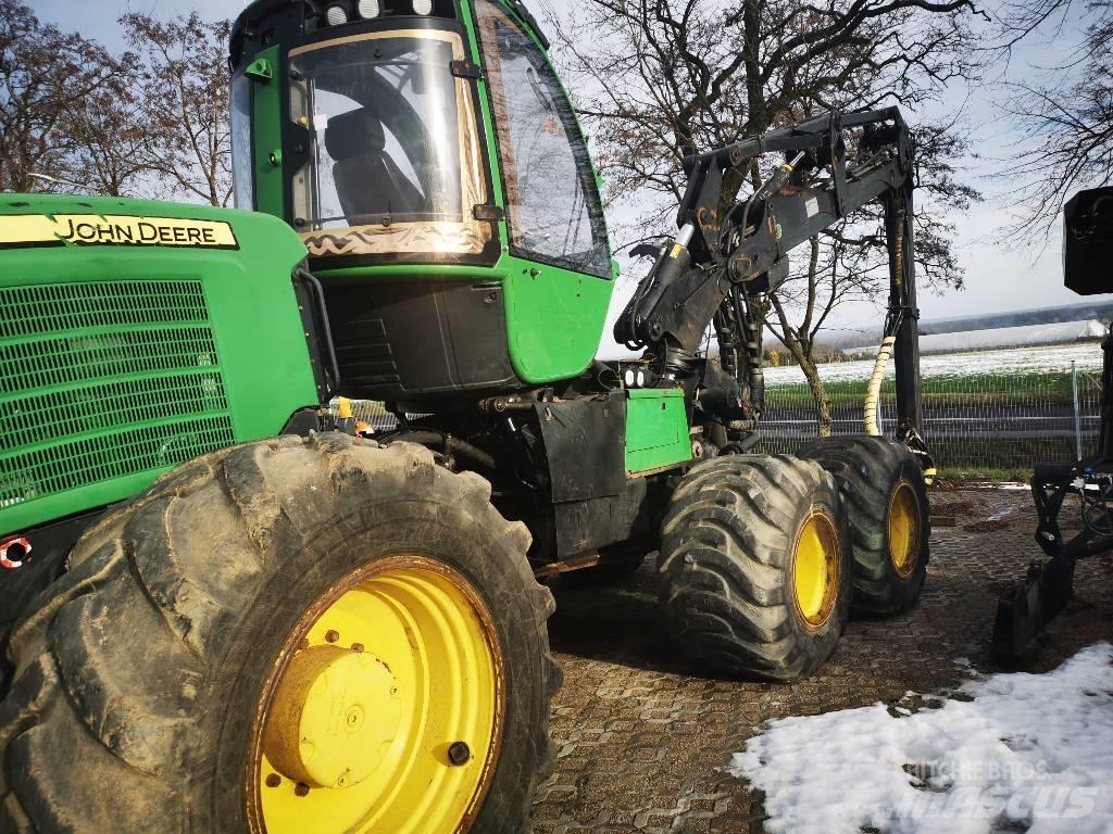 John Deere 1170 E قاطعات وناقلات الأشجار