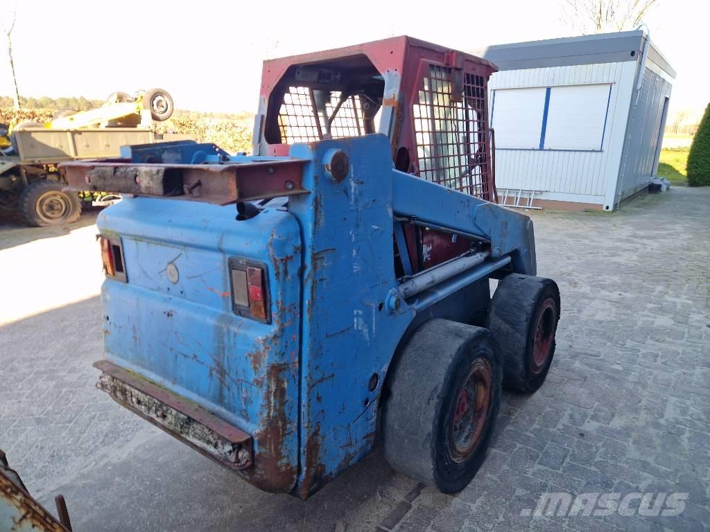 Bobcat 763 H لوادر انزلاقية التوجيه