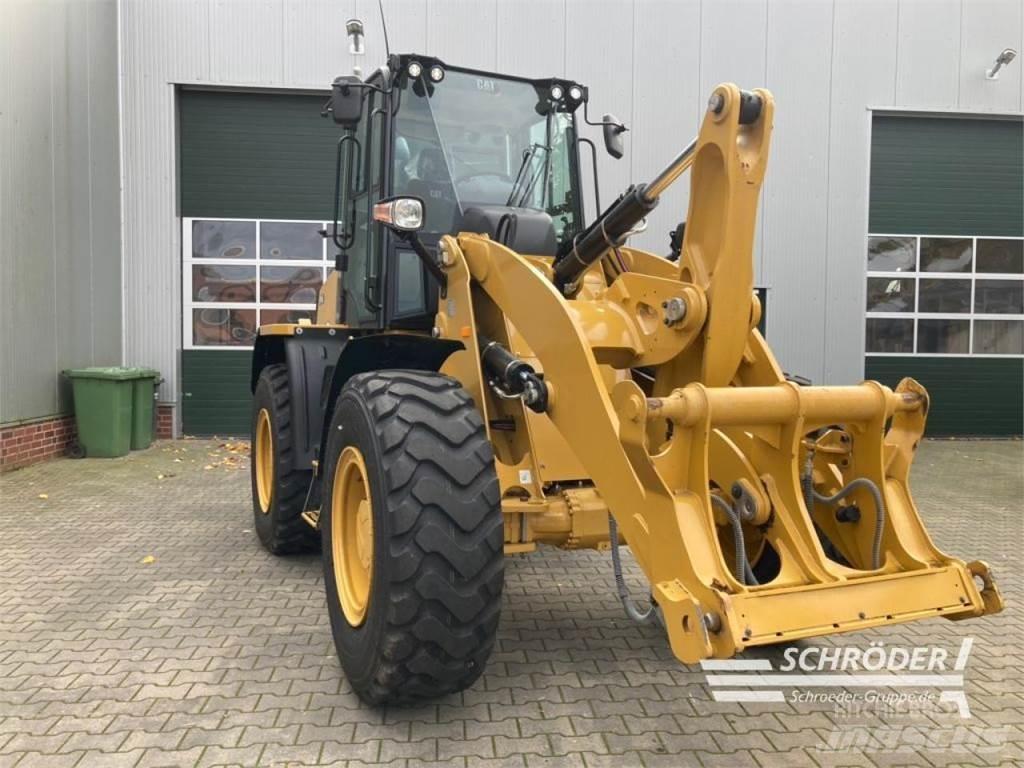 CAT 914 M لوادر بعجل