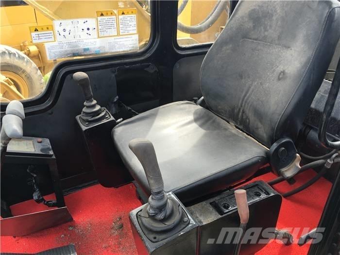 CAT 320 C حفارات زحافة