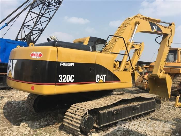 CAT 320 C حفارات زحافة