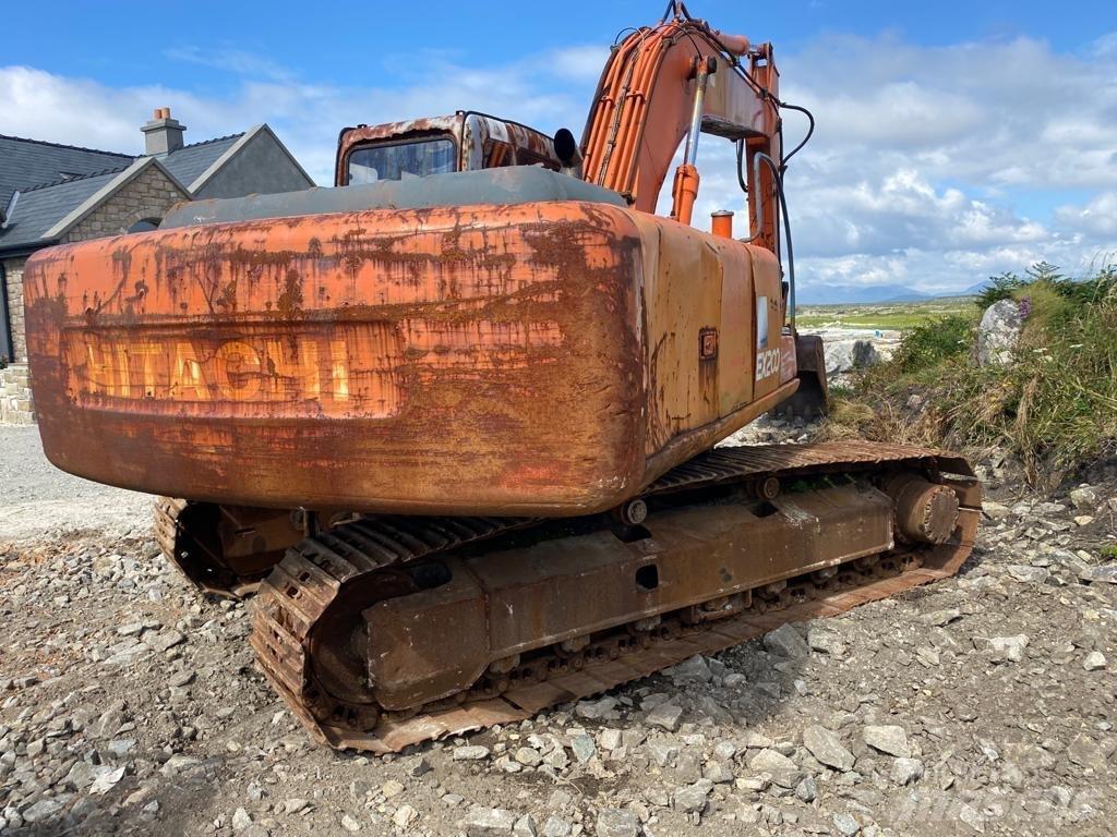 Hitachi EX 200-5 حفارات زحافة