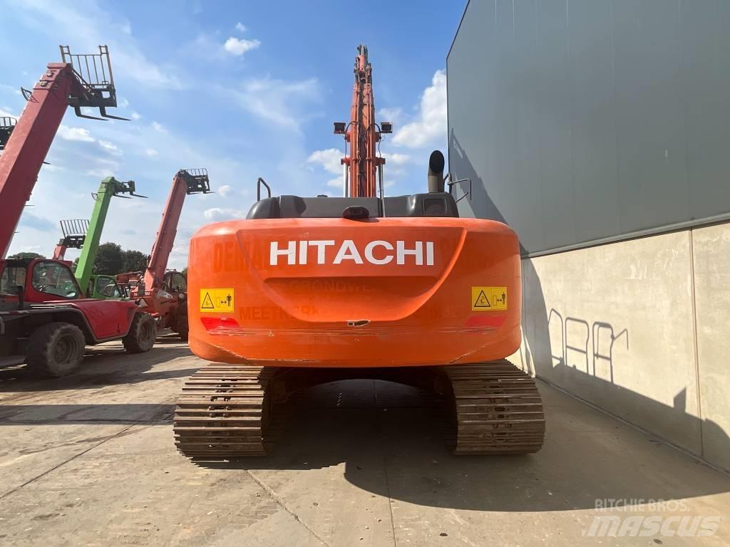 Hitachi ZX 250 LC-6 حفارات زحافة