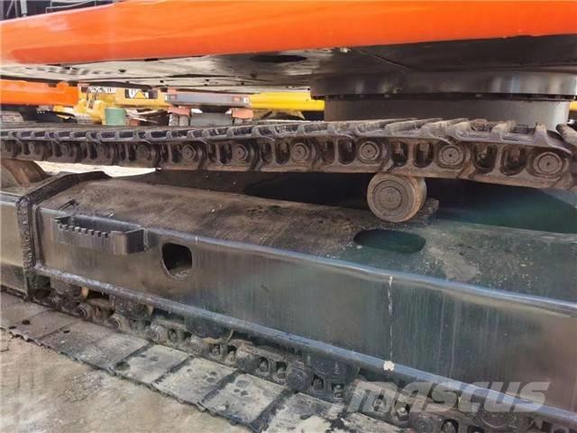 Hitachi EX 120 حفارات زحافة