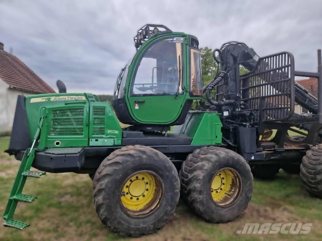 John Deere 1110 E شاحنات