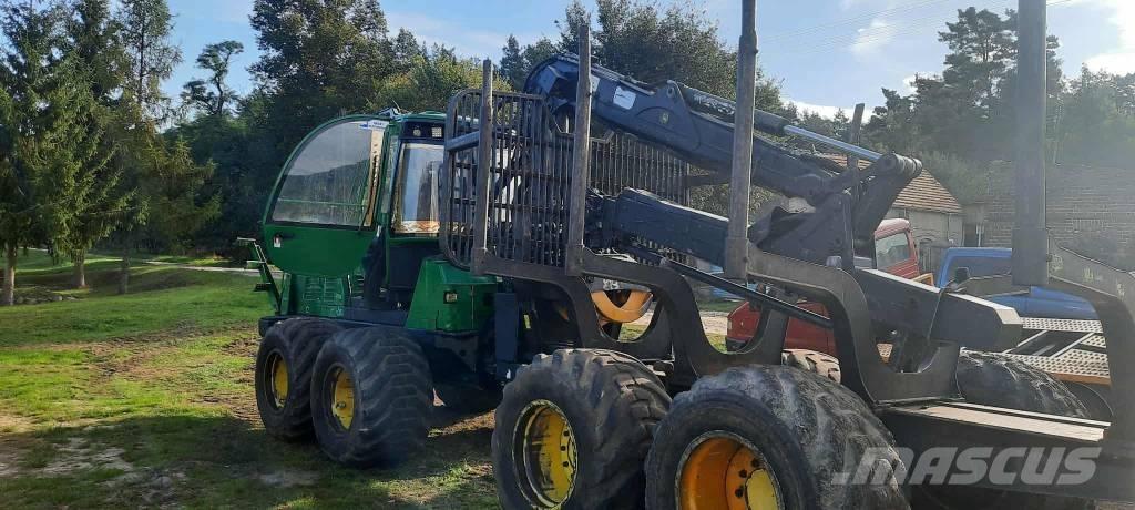 John Deere 1110 E شاحنات