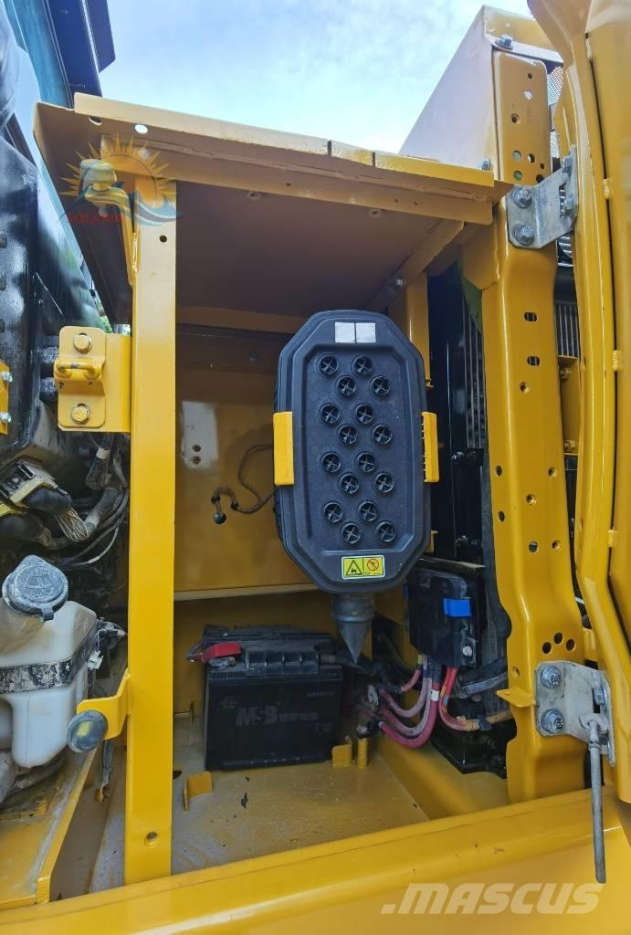 CAT 320 GC حفارات زحافة