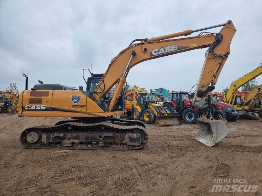 CASE CX 250 C حفارات زحافة