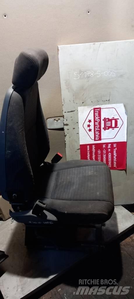 Scania R 420.   2401822 كابينة والداخلية