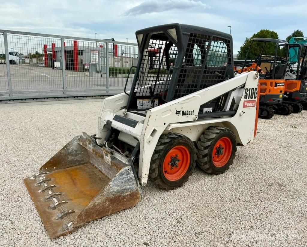 Bobcat S 100 لوادر انزلاقية التوجيه