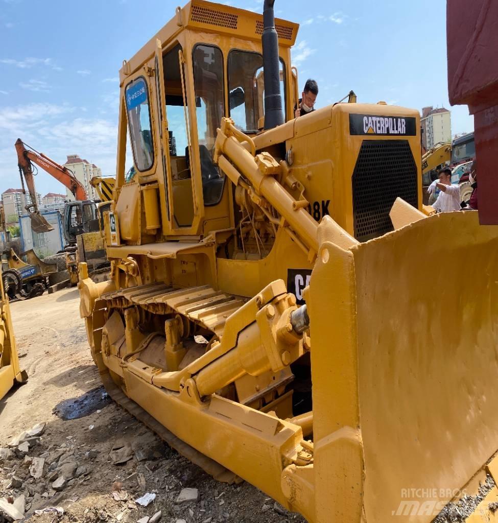 CAT D 8 K بلدوزرات مجنزرة