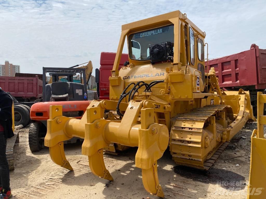 CAT D 8 K بلدوزرات مجنزرة