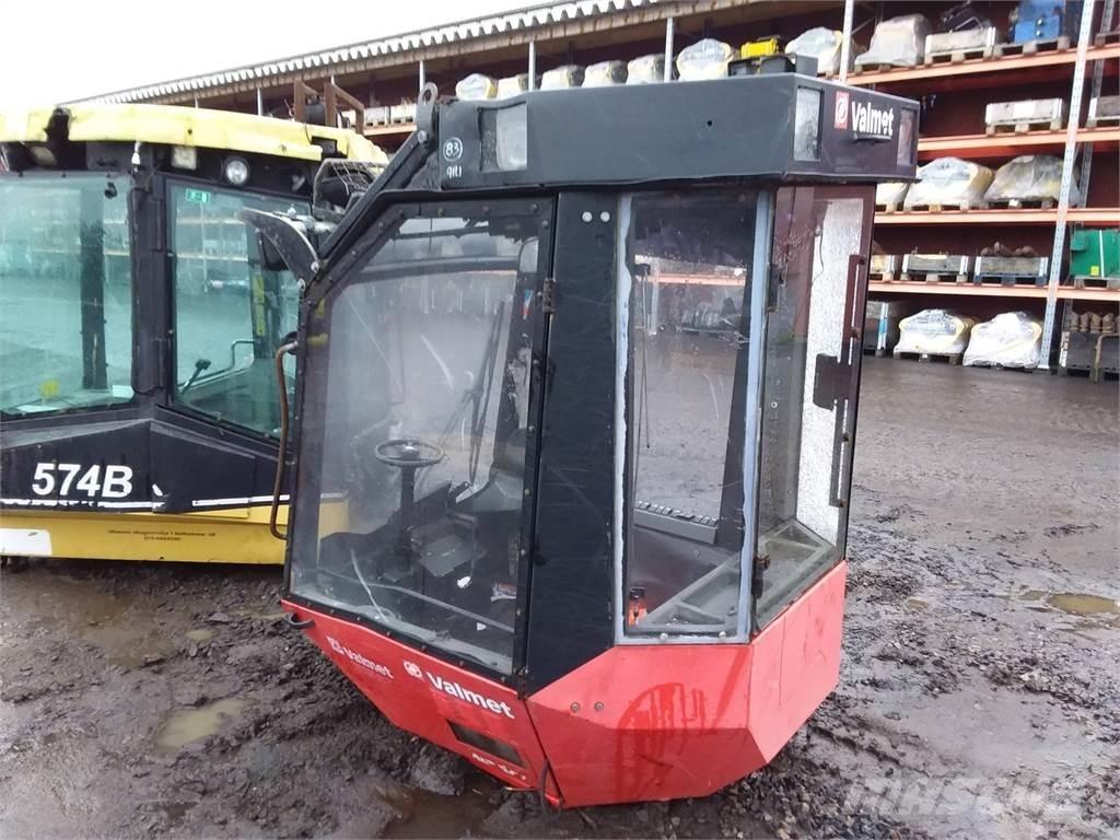 Valmet 911.1 كابينة والداخلية