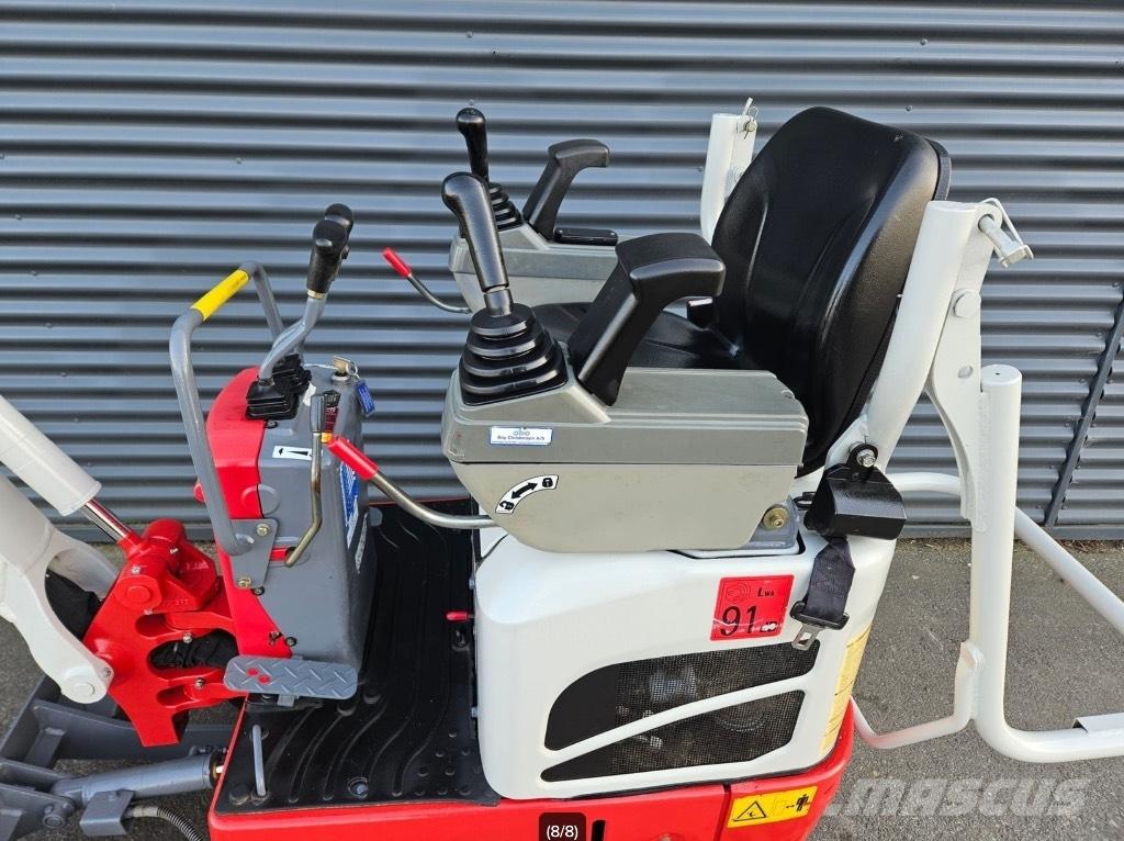 Takeuchi TB 210 R حفارات صغيرة أقل من 7 طن (حفارات صغيرة)
