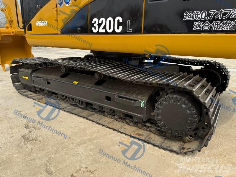 CAT 320CL حفارات زحافة