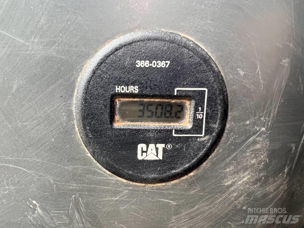 Morooka MST 2200 V D عربات نقل قلابة مجنزرة